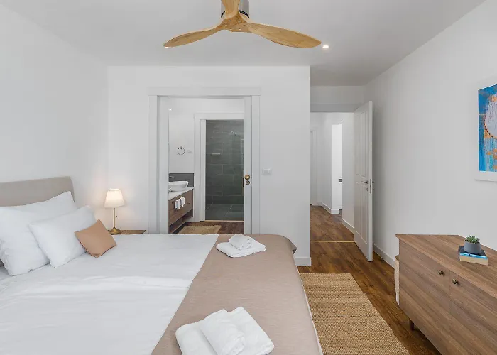 Mon Perin - Luxury Beachfront Villa