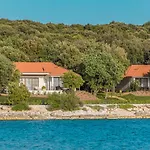 Mon Perin - Luxury Beachfront Villa *