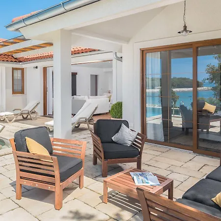 Mon Perin - Luxury Beachfront *