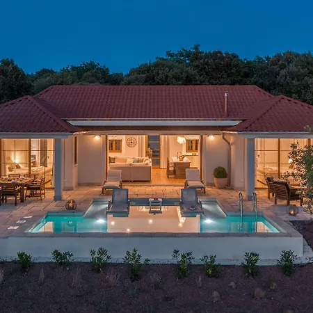 Mon Perin - Luxury Beachfront * Bale