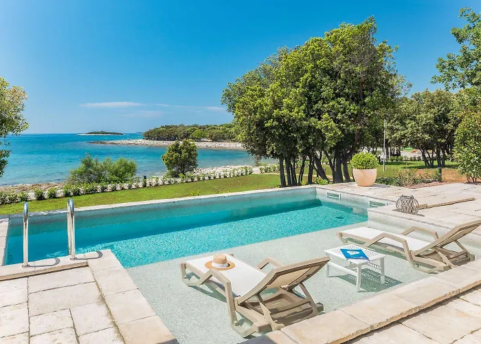 Villa Mon Perin - Luxury Beachfront