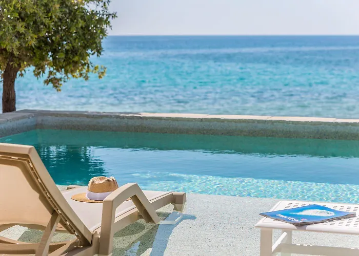 Villa Mon Perin - Luxury Beachfront *